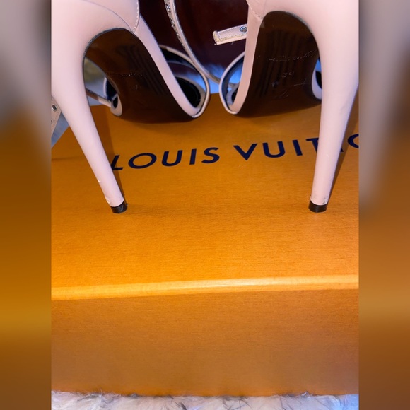 Louis Vuitton Call Back Sandal - Picture 11 of 11
